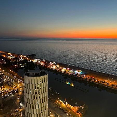 Ng Premium Apartments In Alliance Palace Batumi Exterior photo