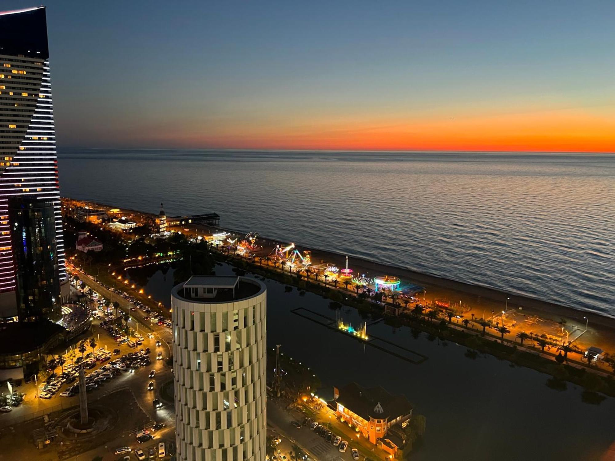 Ng Premium Apartments In Alliance Palace Batumi Exterior photo