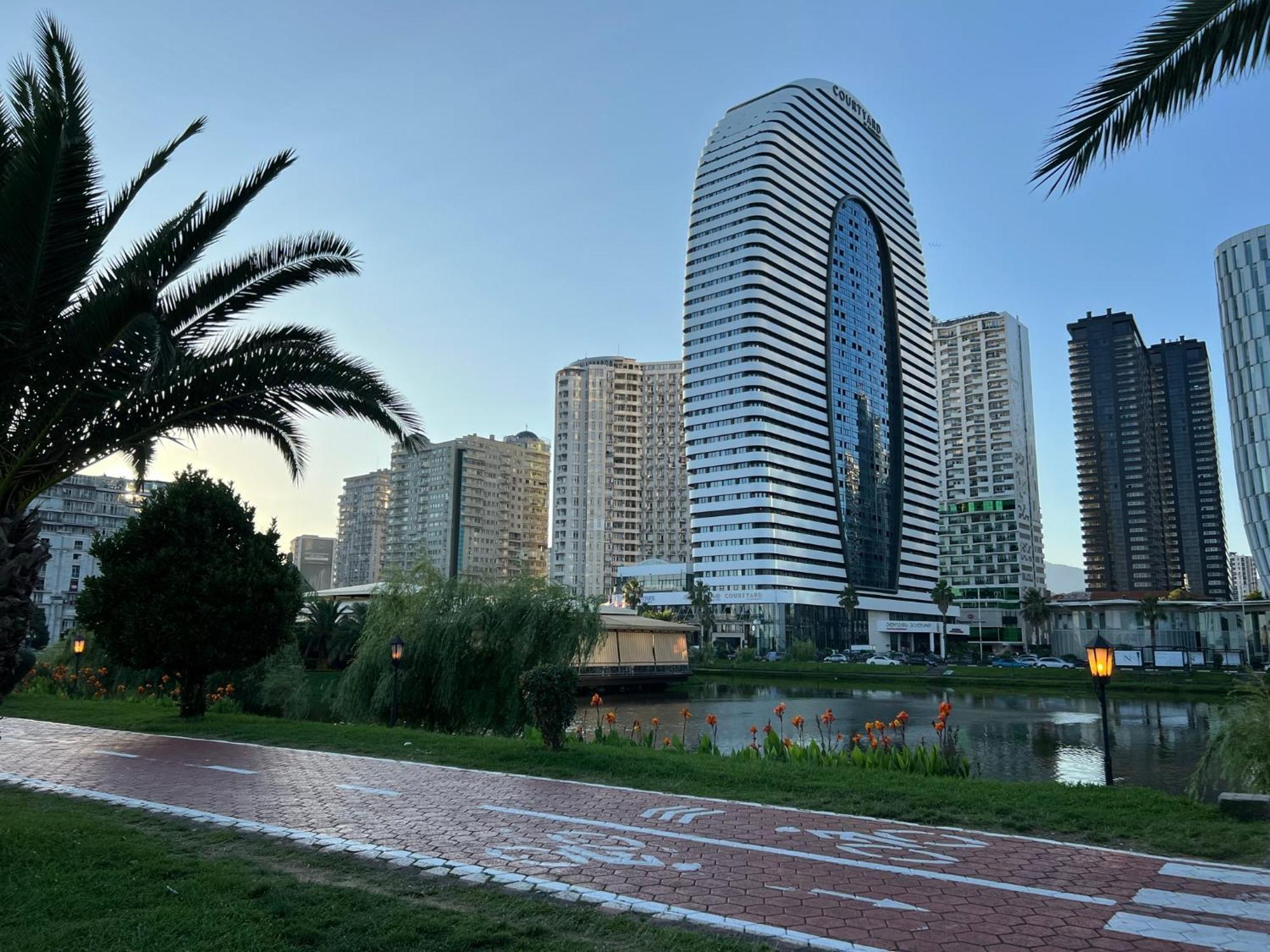 Ng Premium Apartments In Alliance Palace Batumi Exterior photo