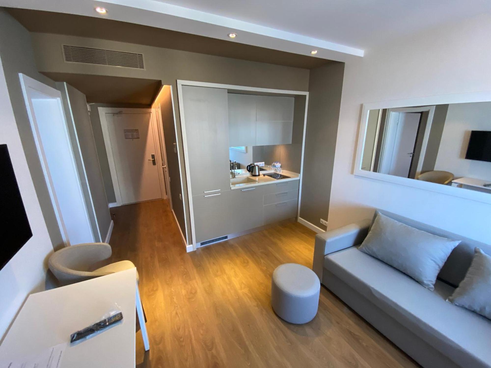 Ng Premium Apartments In Alliance Palace Batumi Exterior photo